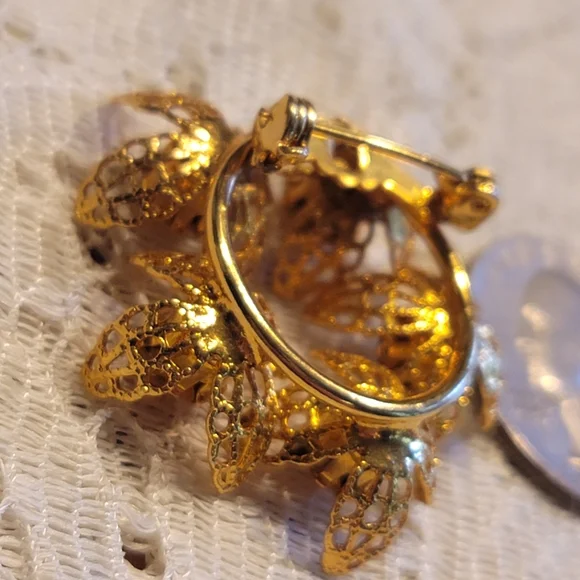 Vintage '50s-'60s Gold Plated Filigree Amber Rhinestone Brooch - Picture 4 of 9